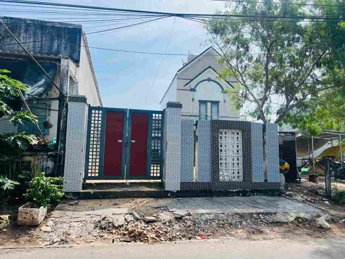 Bán đất thổ cư Phước Hải 83m², cách biển 300m, gần chợ 200m, sổ riêng.